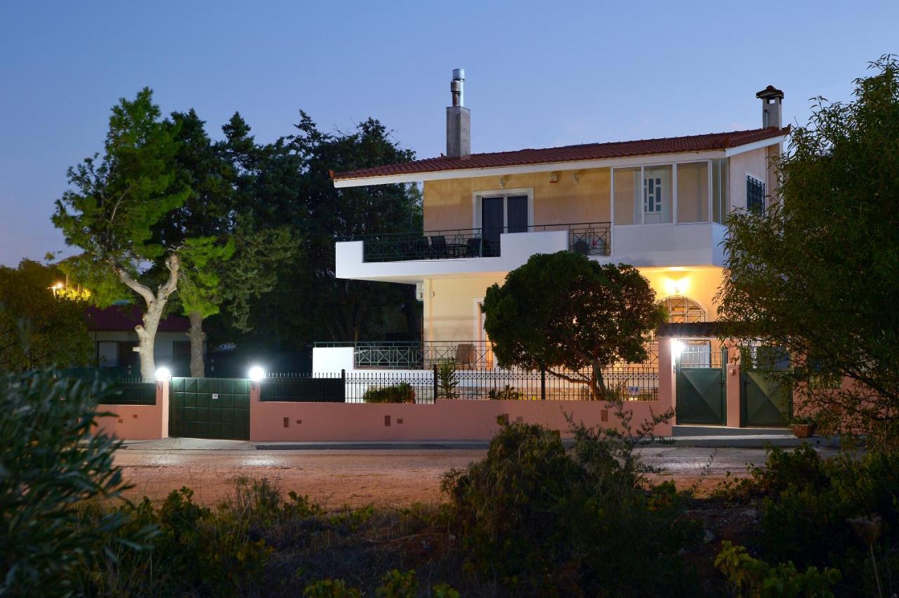 Domelia'S Luxury Apartments Near Airport & Beach アルテミダ エクステリア 写真