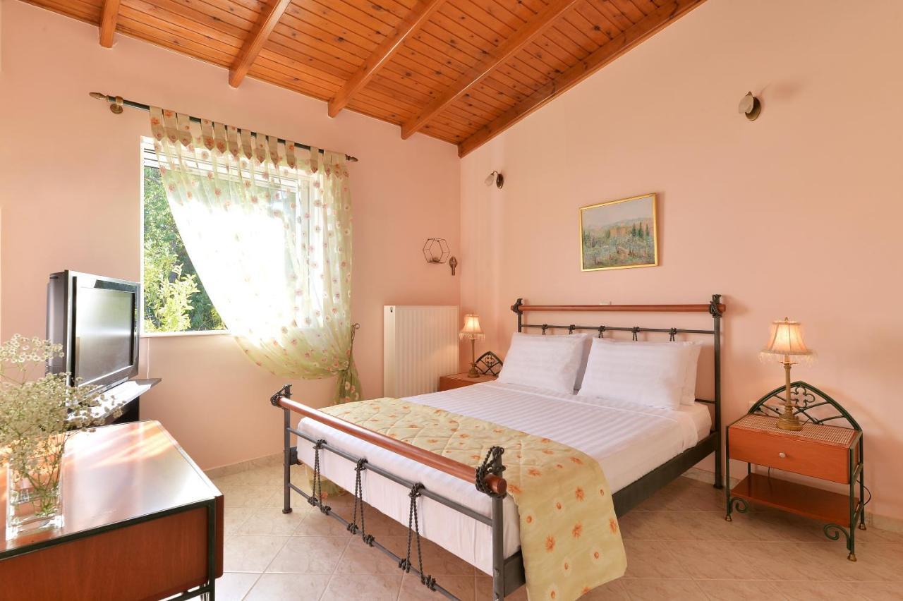 Domelia'S Luxury Apartments Near Airport & Beach アルテミダ エクステリア 写真