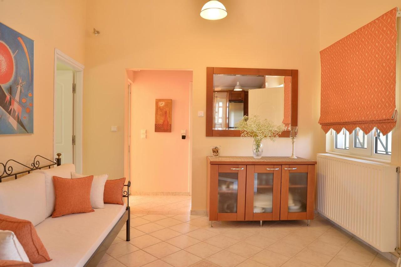 Domelia'S Luxury Apartments Near Airport & Beach アルテミダ エクステリア 写真