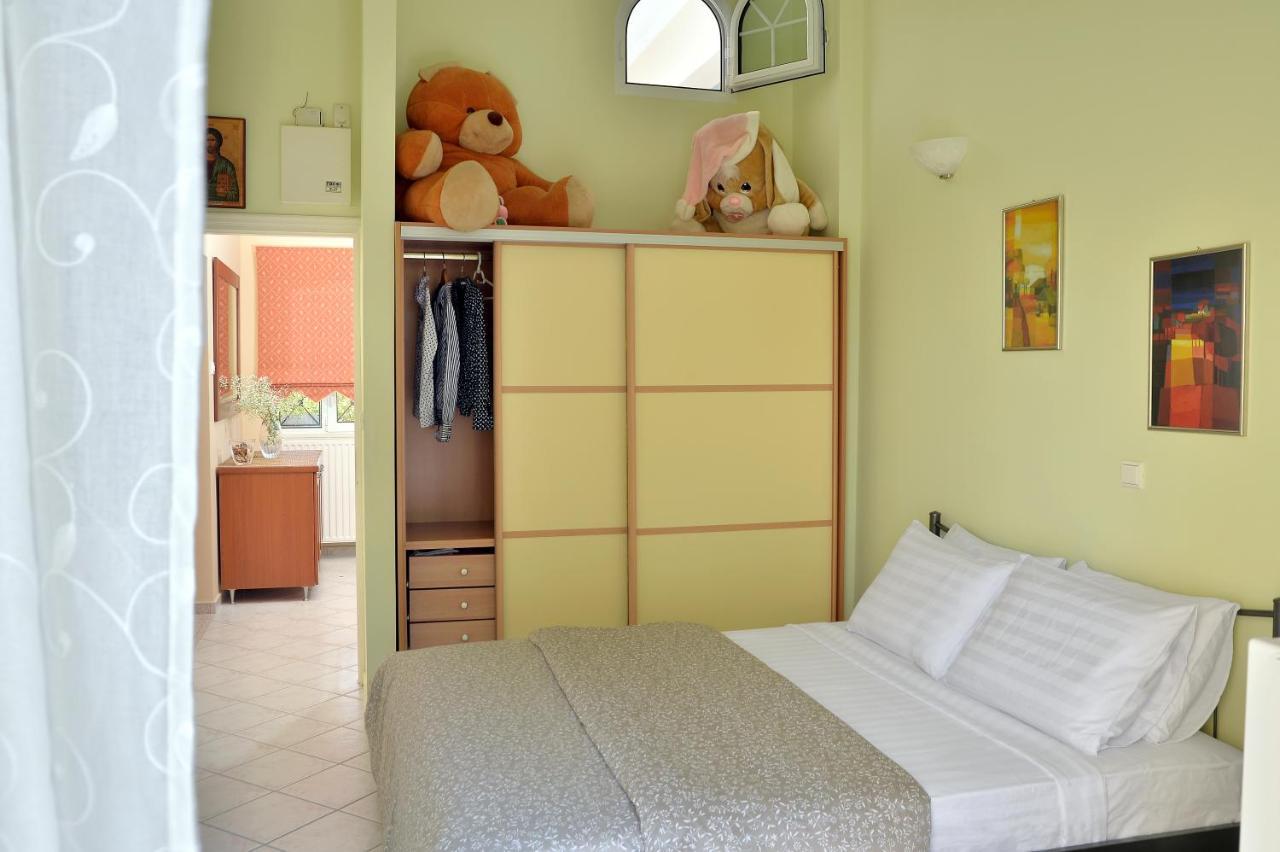Domelia'S Luxury Apartments Near Airport & Beach アルテミダ エクステリア 写真