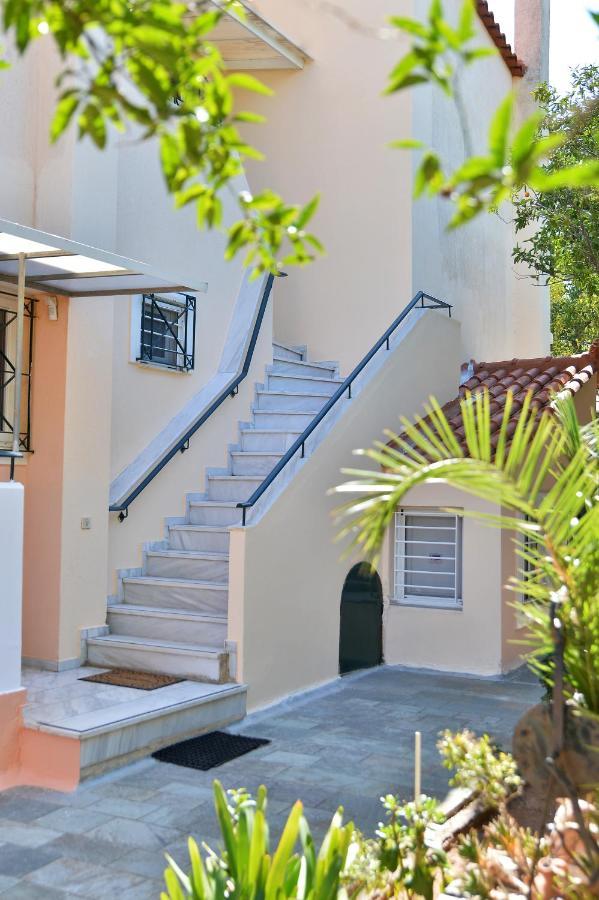 Domelia'S Luxury Apartments Near Airport & Beach アルテミダ エクステリア 写真