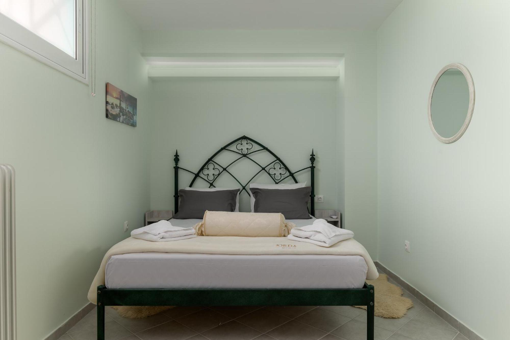 Domelia'S Luxury Apartments Near Airport & Beach アルテミダ エクステリア 写真