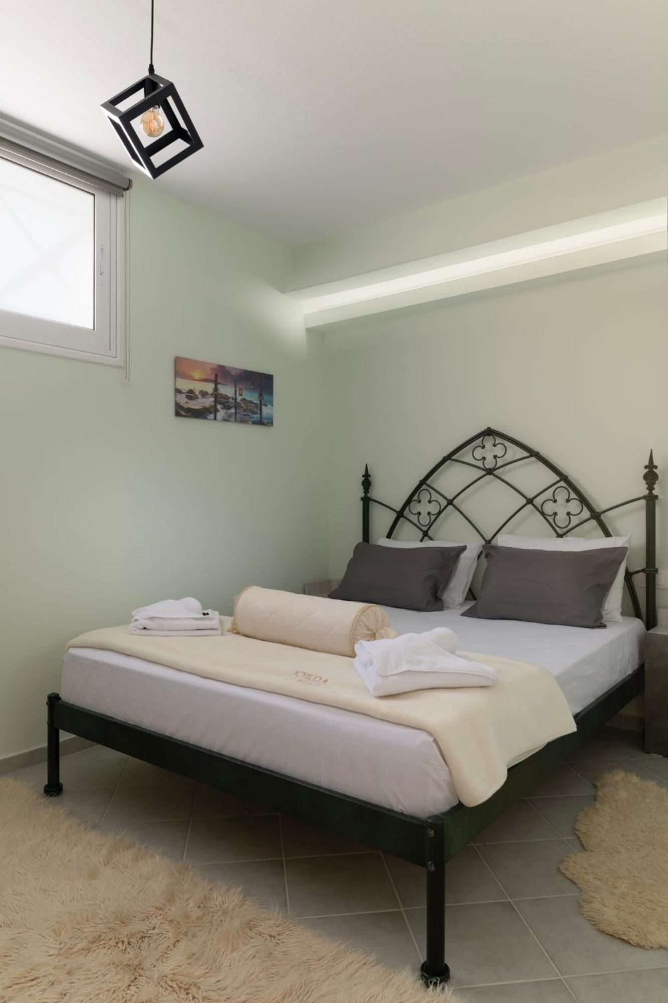 Domelia'S Luxury Apartments Near Airport & Beach アルテミダ エクステリア 写真