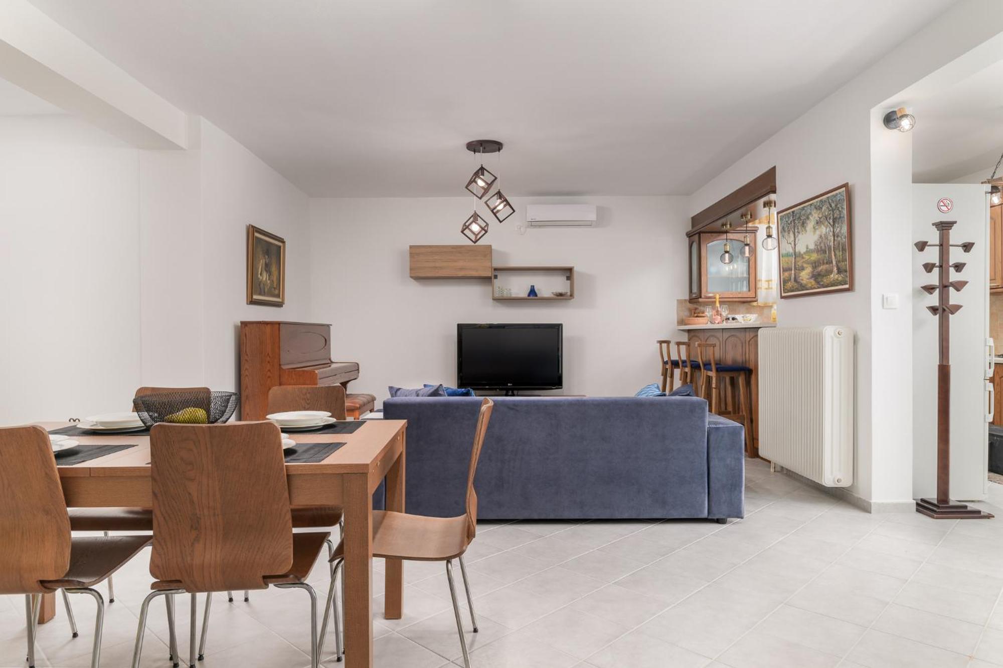 Domelia'S Luxury Apartments Near Airport & Beach アルテミダ エクステリア 写真