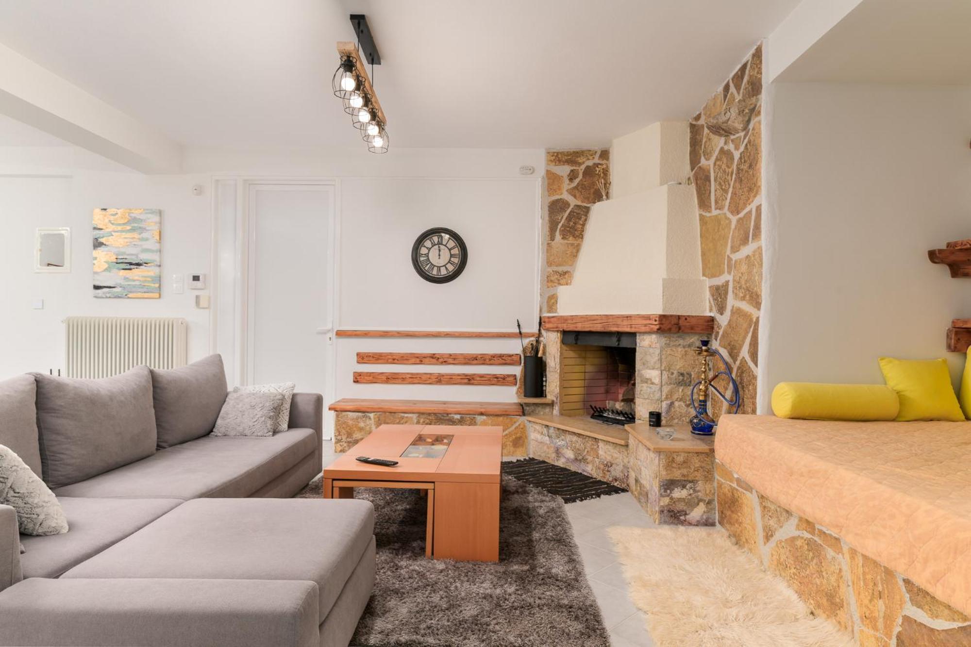 Domelia'S Luxury Apartments Near Airport & Beach アルテミダ エクステリア 写真